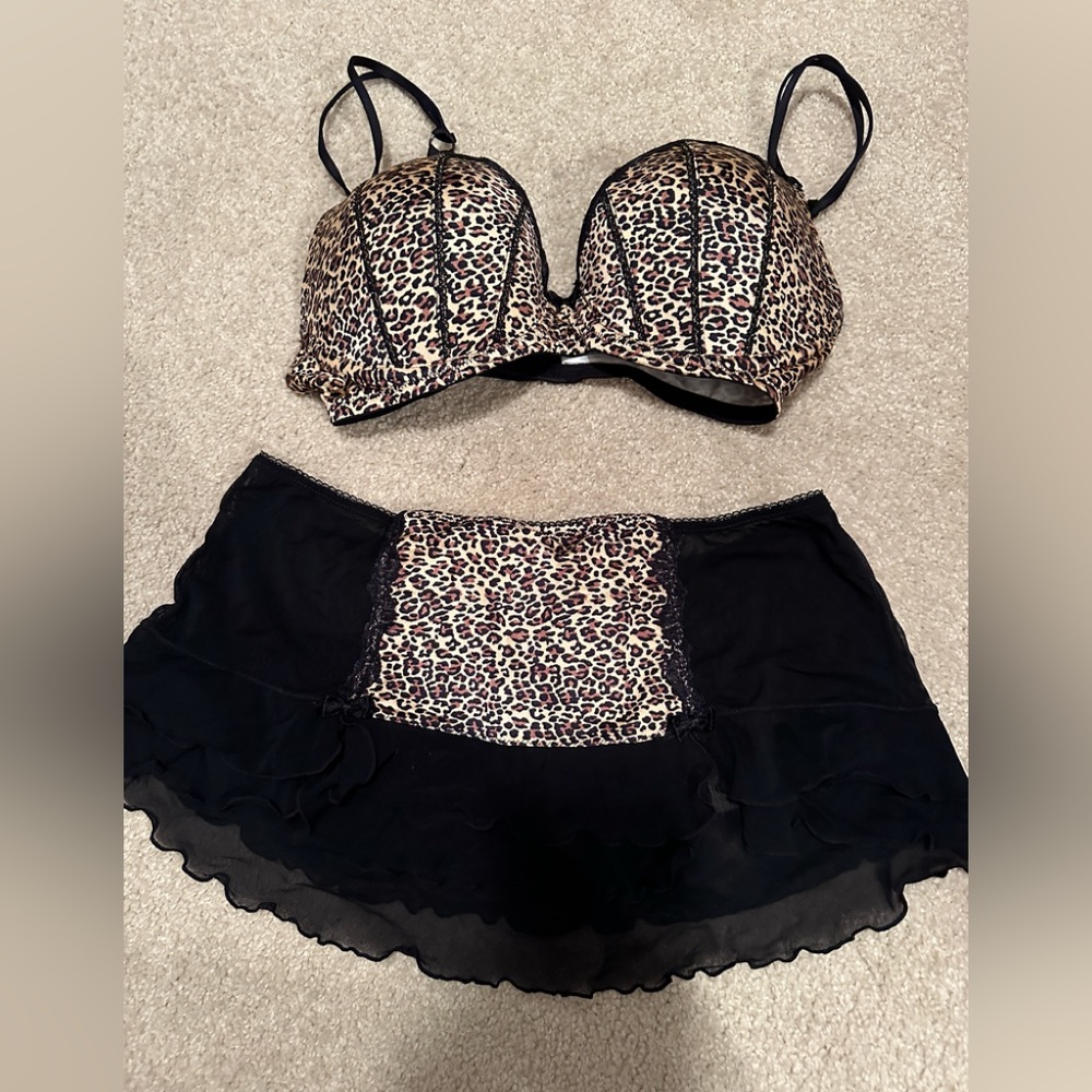 APT 2 piece animal print lingerie with bra and bottom( thong)